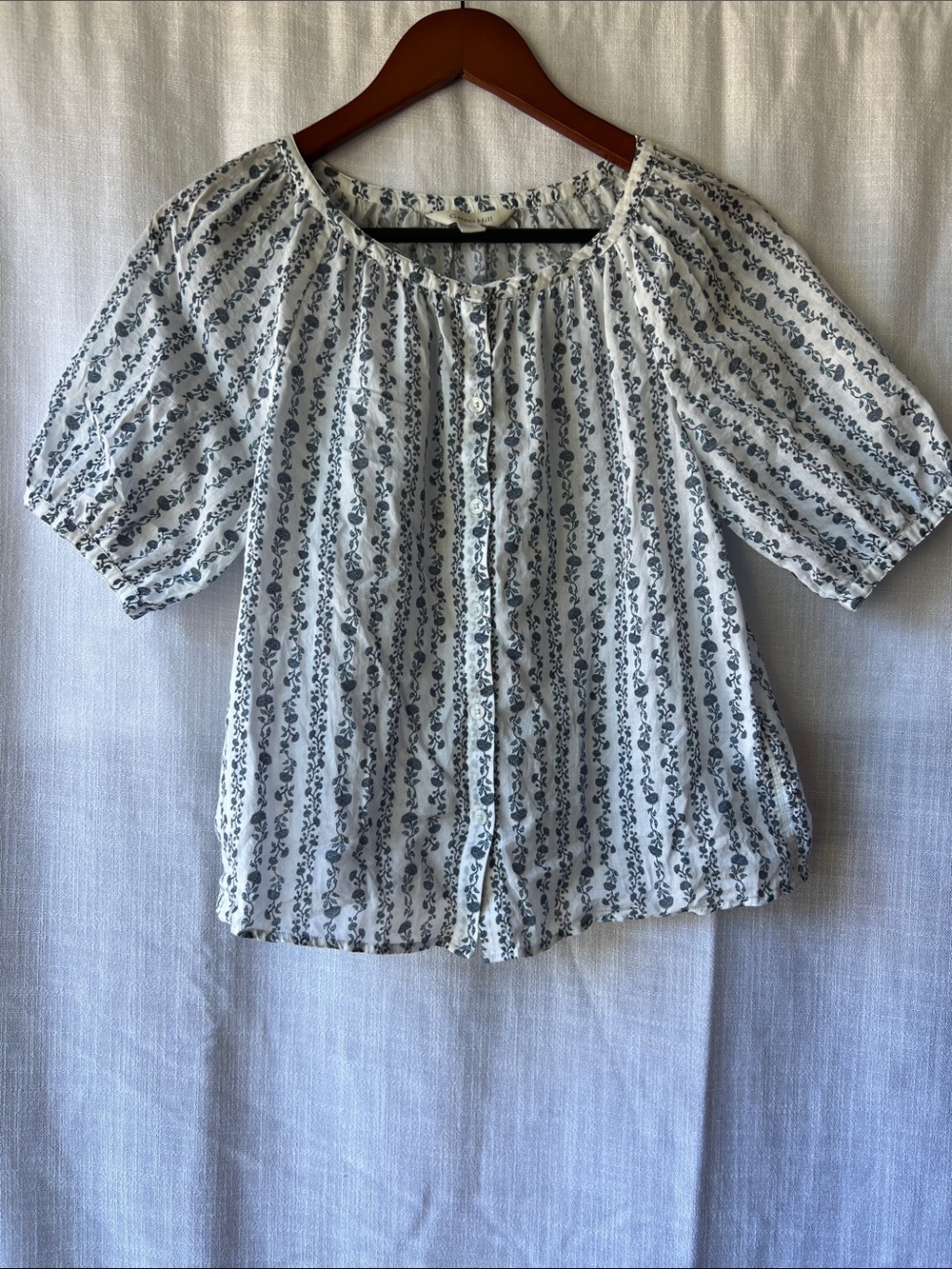 Garnet Hill Short Sleeve Blouse with Blue Floral Stripe Print 100% Cotton Size 0